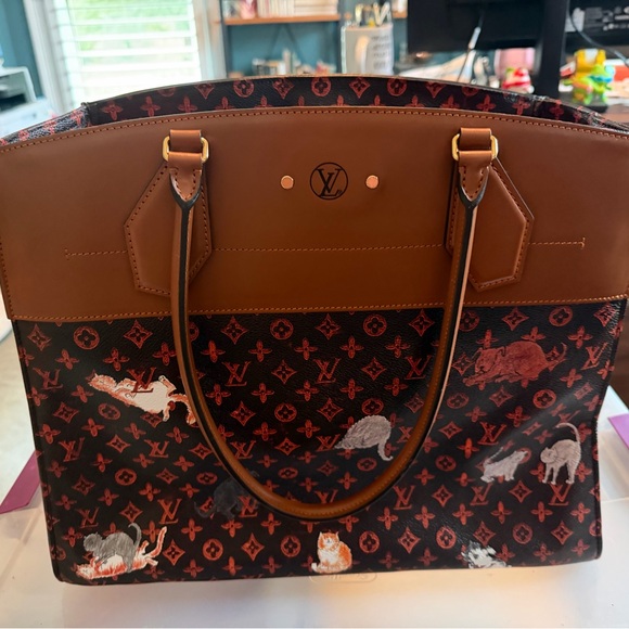 Louis Vuitton Monogram Red and Brown Interior Bag - Picture 2 of 11